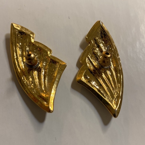 Lilly's Purple and Green Enamel Pierced earrings - Picture 3 of 3